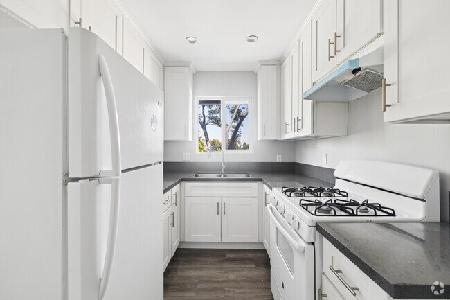 2 habitaciones, 1 baño - 900 pies cuadrados - Cocina - 4603 E 118th St.