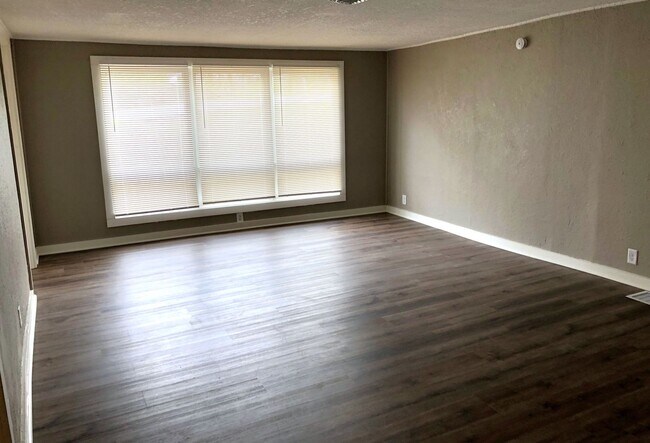 Foto del edificio - 1350 Sherman Ave