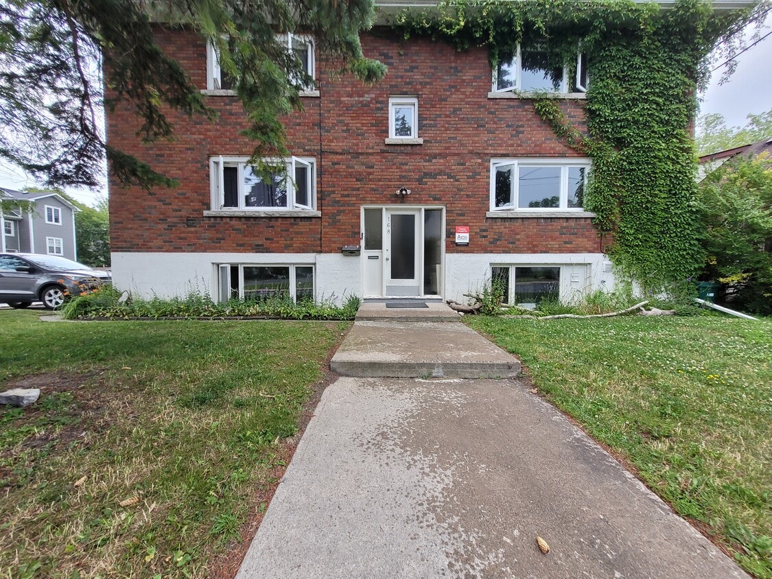 Photo principale - 168 Toronto St