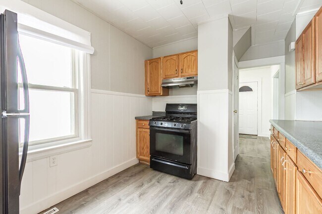 Building Photo - 3-Bed 2-Bath Single Family Home For Rent