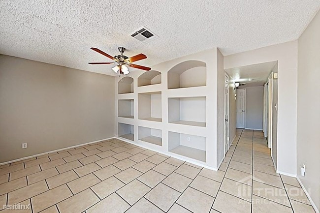 Building Photo - 4825 N 87th Dr