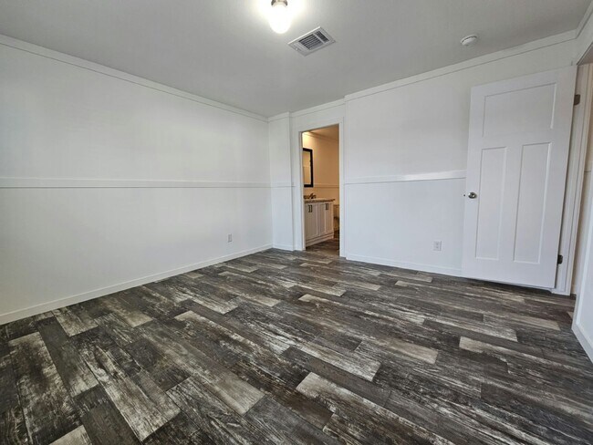 Foto del edificio - 16830 Oak Leaf Ct