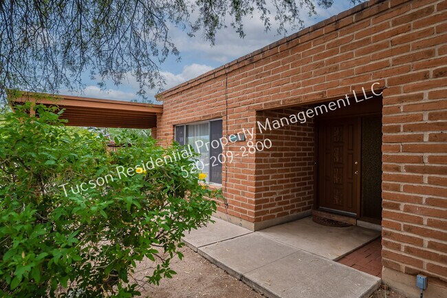 Building Photo - 8911 E Rosewood St