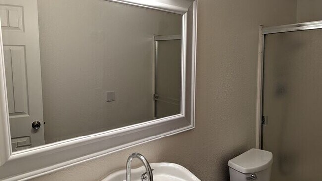 Foto del edificio - Move in ready ..........