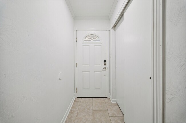 Foto del edificio - 3244 Yorkborough Way
