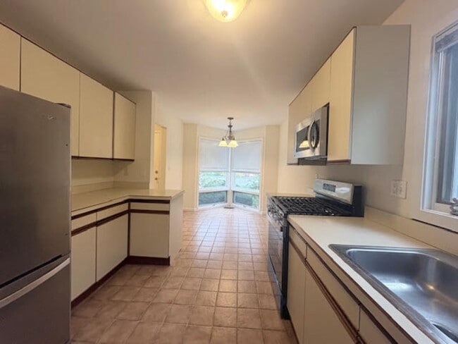 Foto del edificio - 1 Spring Pond Dr