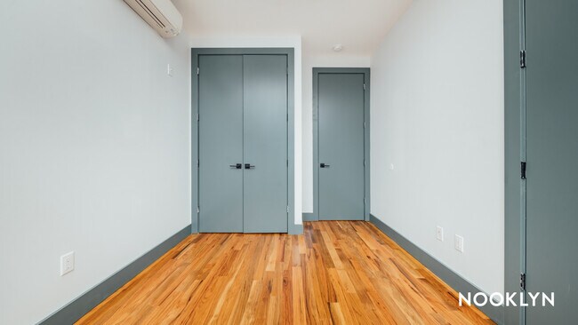Foto del edificio - 237 Montrose Ave