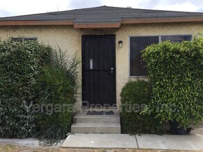 Building Photo - 12138 York Ave