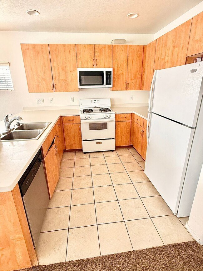 Foto del edificio - 3 bed 3 bth near Skye Canyon