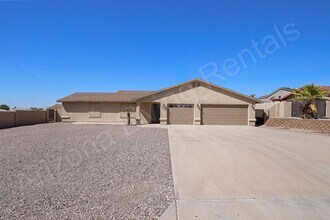 Building Photo - 3275 Baysinger Dr