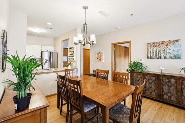 Dining Room - 301 Harbour Town Dr