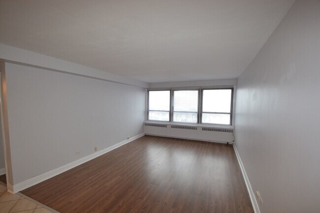 Foto del edificio - 4180 N Marine Dr