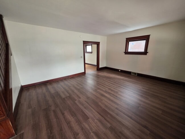 Foto del edificio - 1418 W 8th St