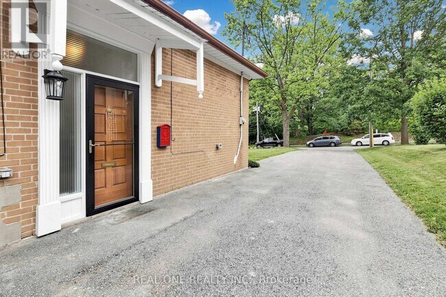 Photo du bâtiment - 49 Bayview Pkwy