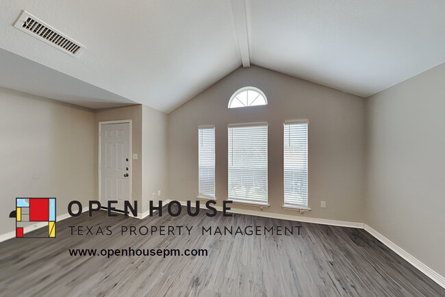Building Photo - 6014 Twin Maple Dr, Arlington