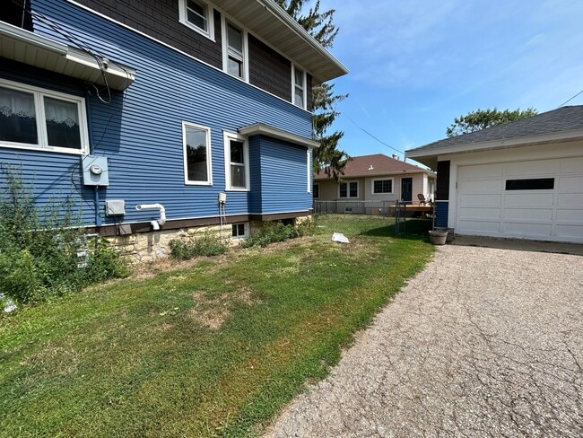 Building Photo - Historical home with beautiful finishes AV...