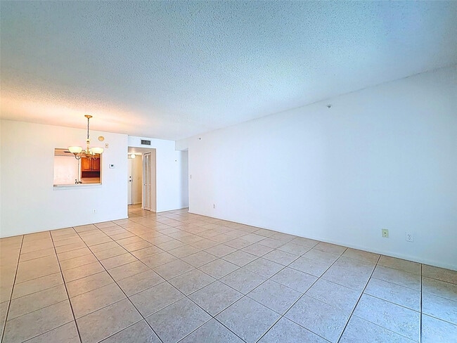 Building Photo - 4025 N Federal Hwy