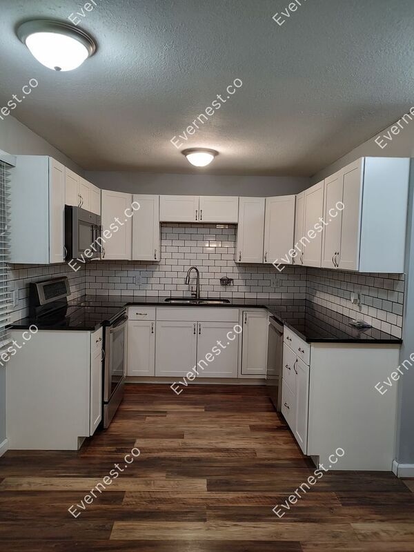 Building Photo - 2917 NW Bristol Ct