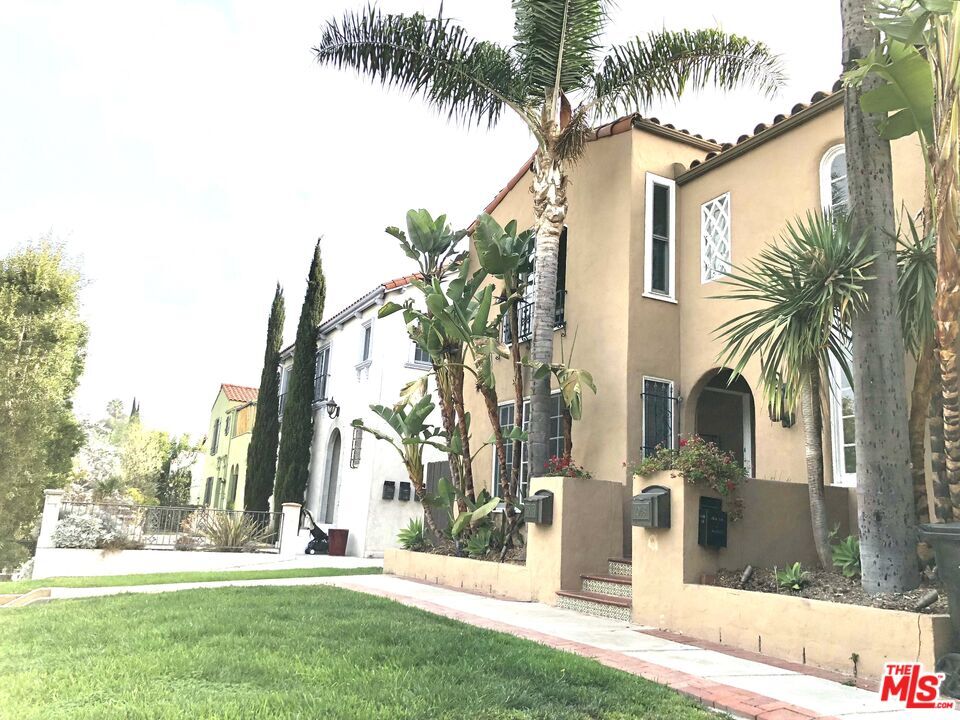 1046 S Hudson Ave, Los Angeles, CA 90019 Apartment for Rent in Los