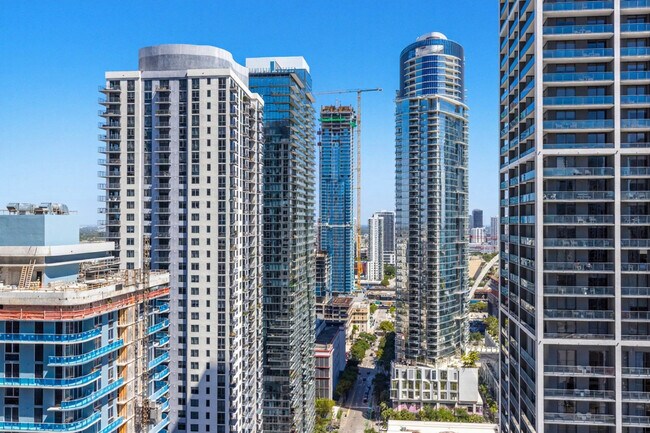 Foto del edificio - 501 NE 1st Ave