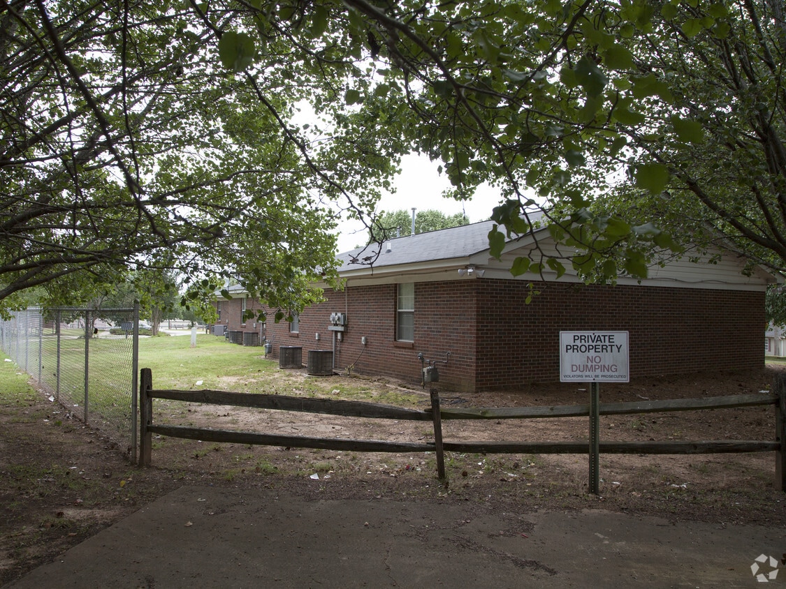 Building Photo - Charles Lea Center