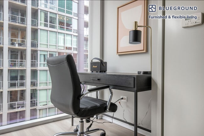 Foto del edificio - 200 E Illinois St