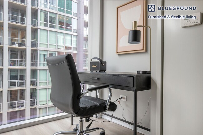 Foto del edificio - 200 E Illinois St