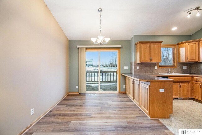 Foto del edificio - 20216 B St