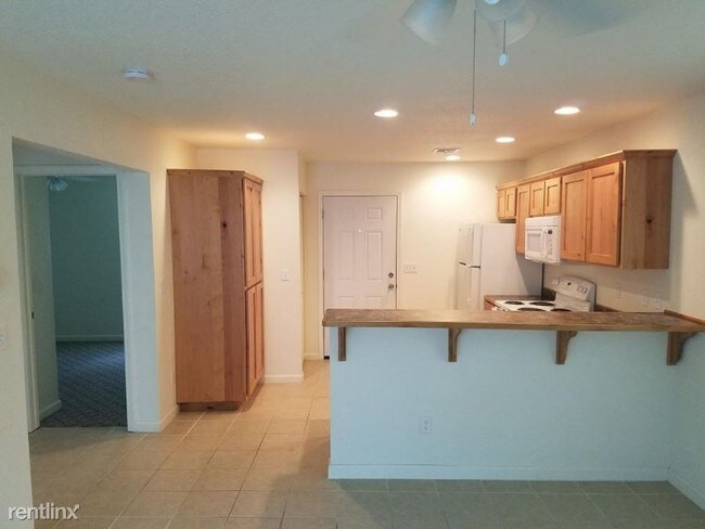 Foto del edificio - 612 E 8th St