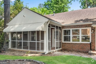 Building Photo - 1194 Spring Valley Ln NE