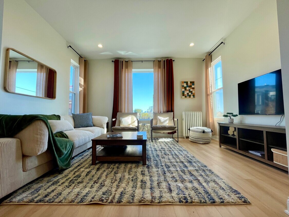 Living room - 14 N Francisco Ave