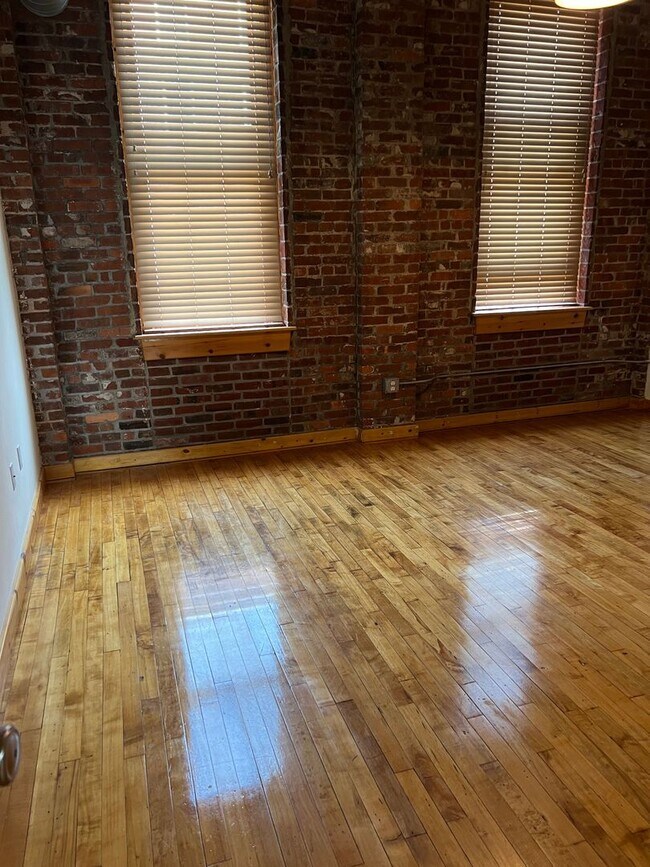 Foto del edificio - 325 Lafayette St