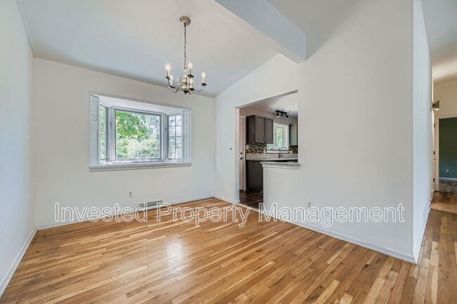 Building Photo - 536 Quentin St