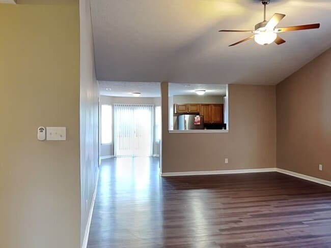 Building Photo - 10447 Bellchime Ct