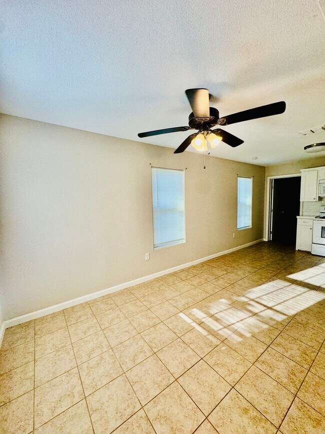 Foto del edificio - 2 Bedroom / 1 Bath Rental – Southside Neighborhood