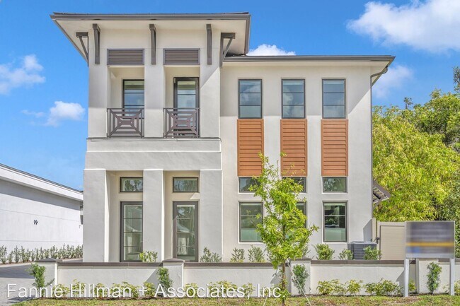 Building Photo - 3 br, 2.5 bath House - 501 W. Canton Ave