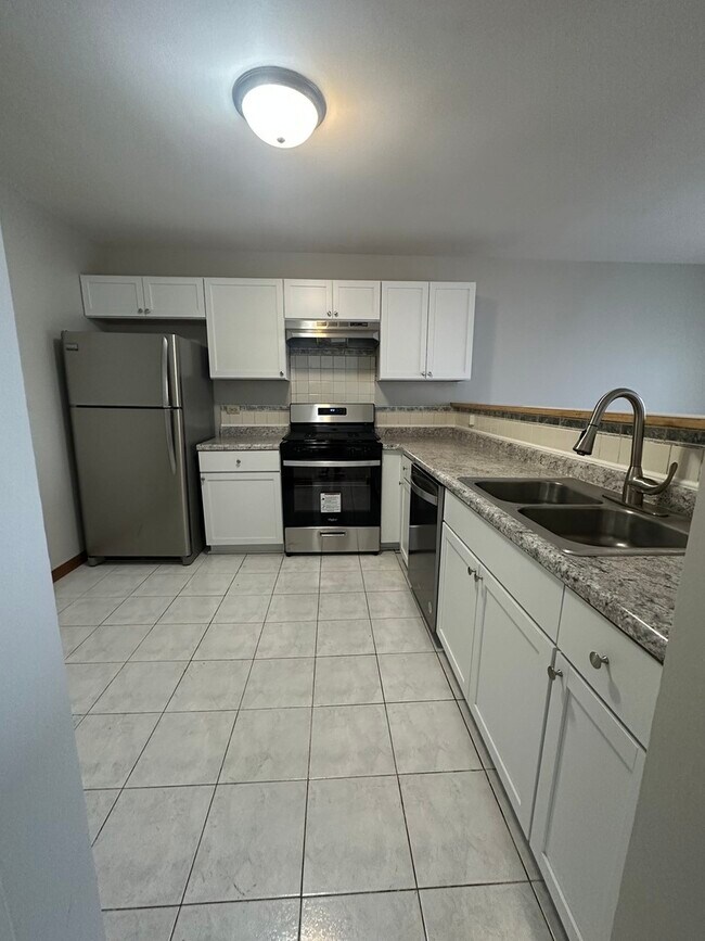 Building Photo - 3903 Sandpiper Dr