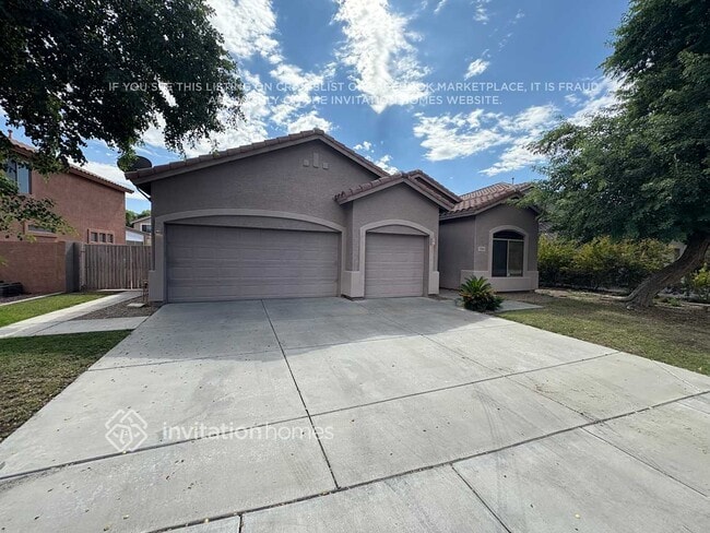Building Photo - 7209 W Paradise Ln