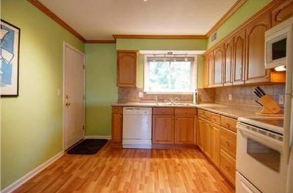 Building Photo - 900 S Plum Grove Rd
