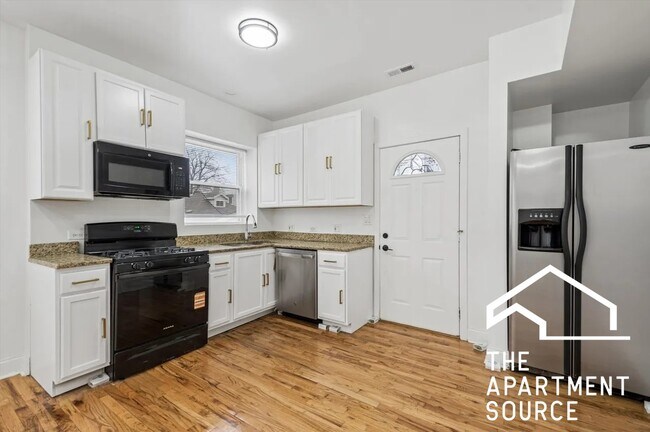Foto del edificio - 3849 W Ainslie St