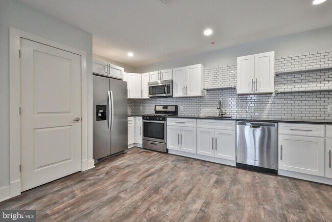 Foto del edificio - 1320 N Franklin St