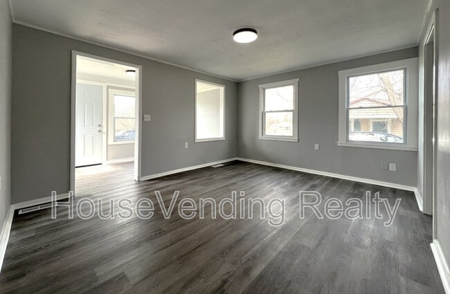 Foto del edificio - 318 Main Rd