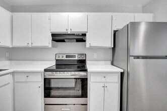 Building Photo - Fountain Oaks Apartments