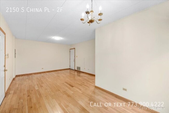 Building Photo - Spacious 2 bedroom + office/den in the hea...