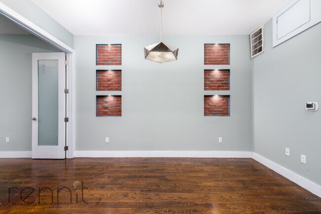 Building Photo - 1160 Halsey St