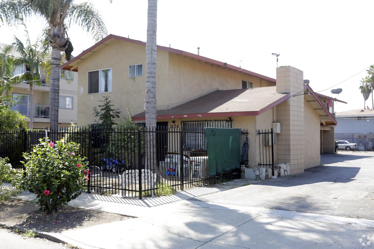 Primary Photo - 1124 W Highland St