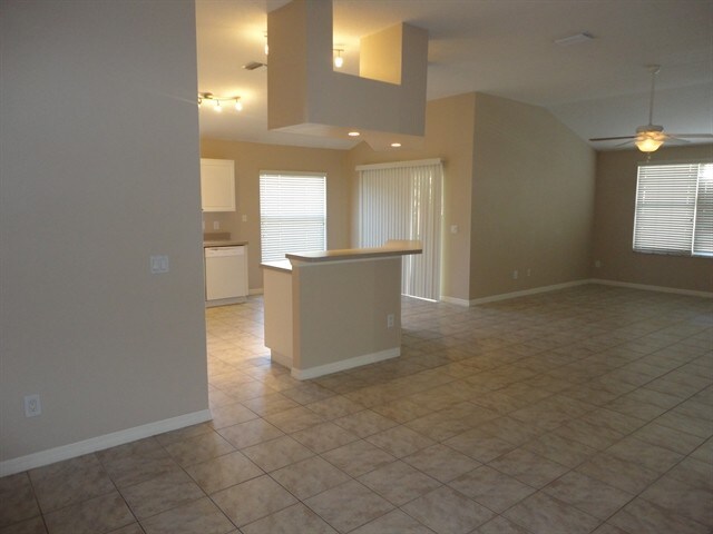 Building Photo - 9827 White Barn Way