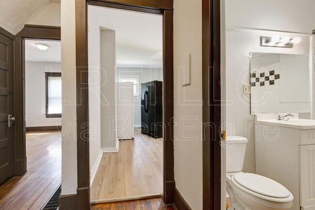 Foto del edificio - 731 Sutcliffe Ave