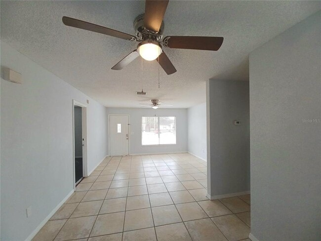 Building Photo - 3727 Groome Dr