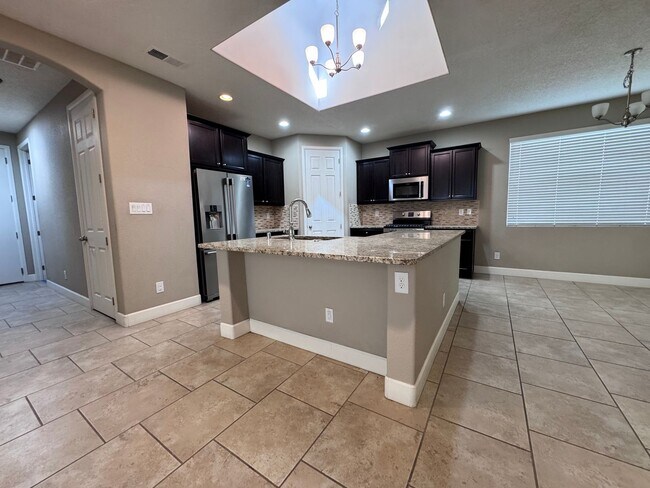 Building Photo - 1504 Barbaro Dr SE